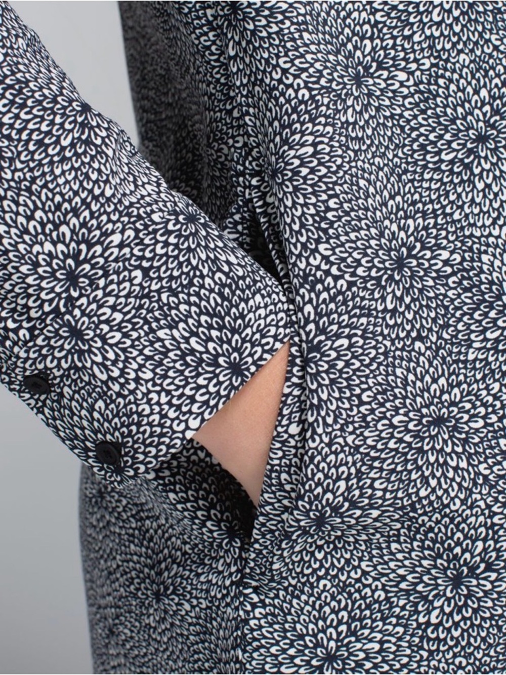 Lululemon Effortless Dress - Picture 3 of 7